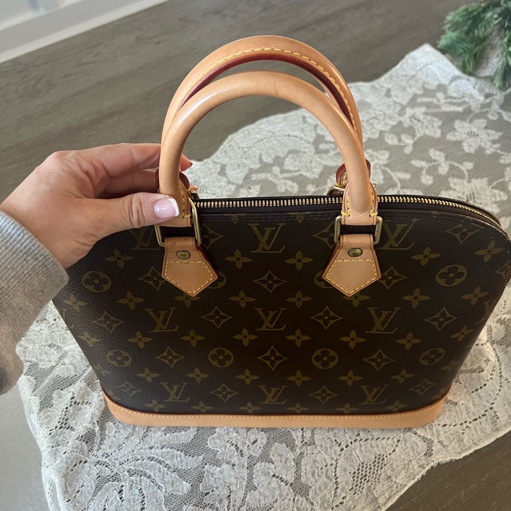 Authentic Louis Vuitton Alma PM - Picture 5 of 11